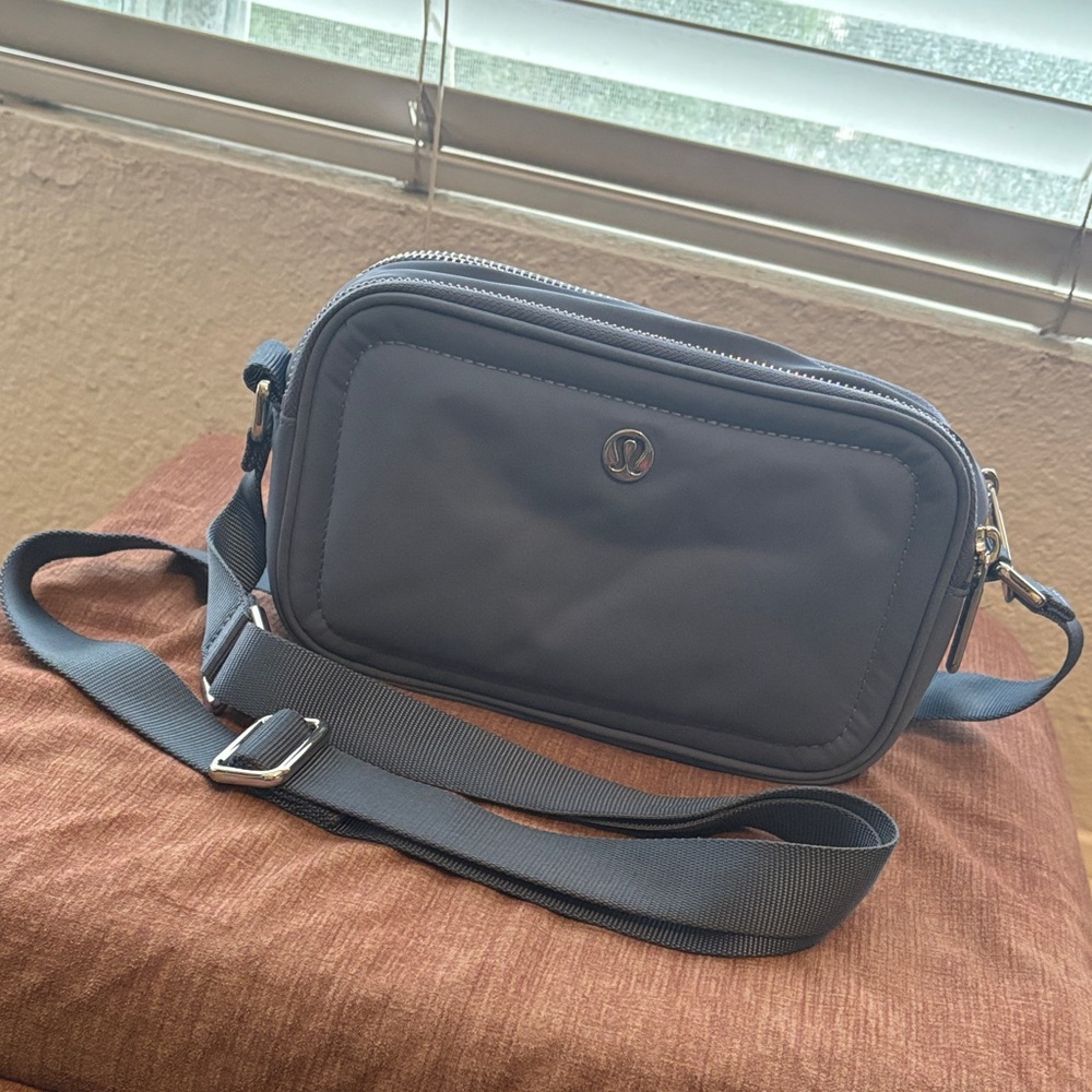 lululemon athletica Navy Belt Bag